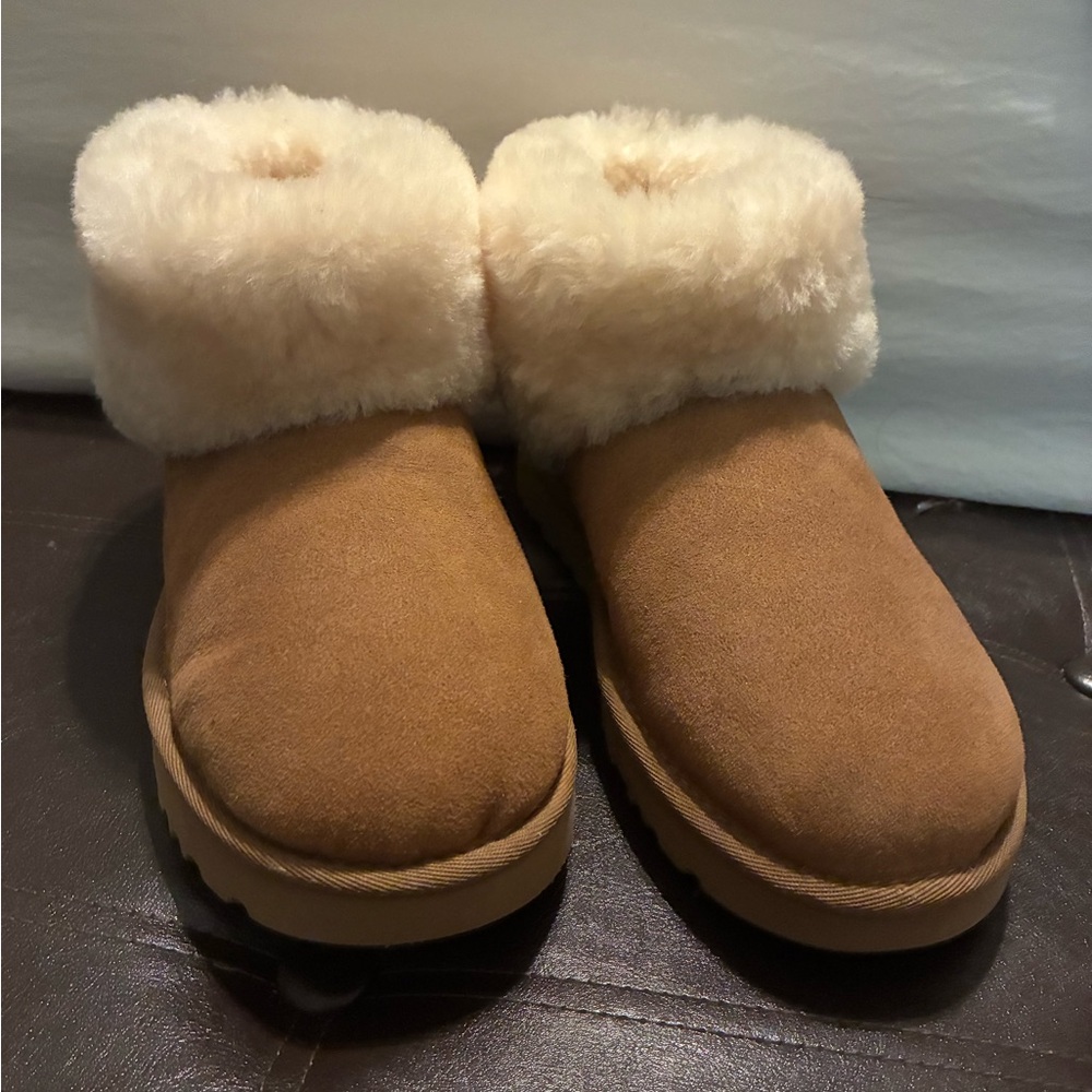 UGG Chestnut women’s boots